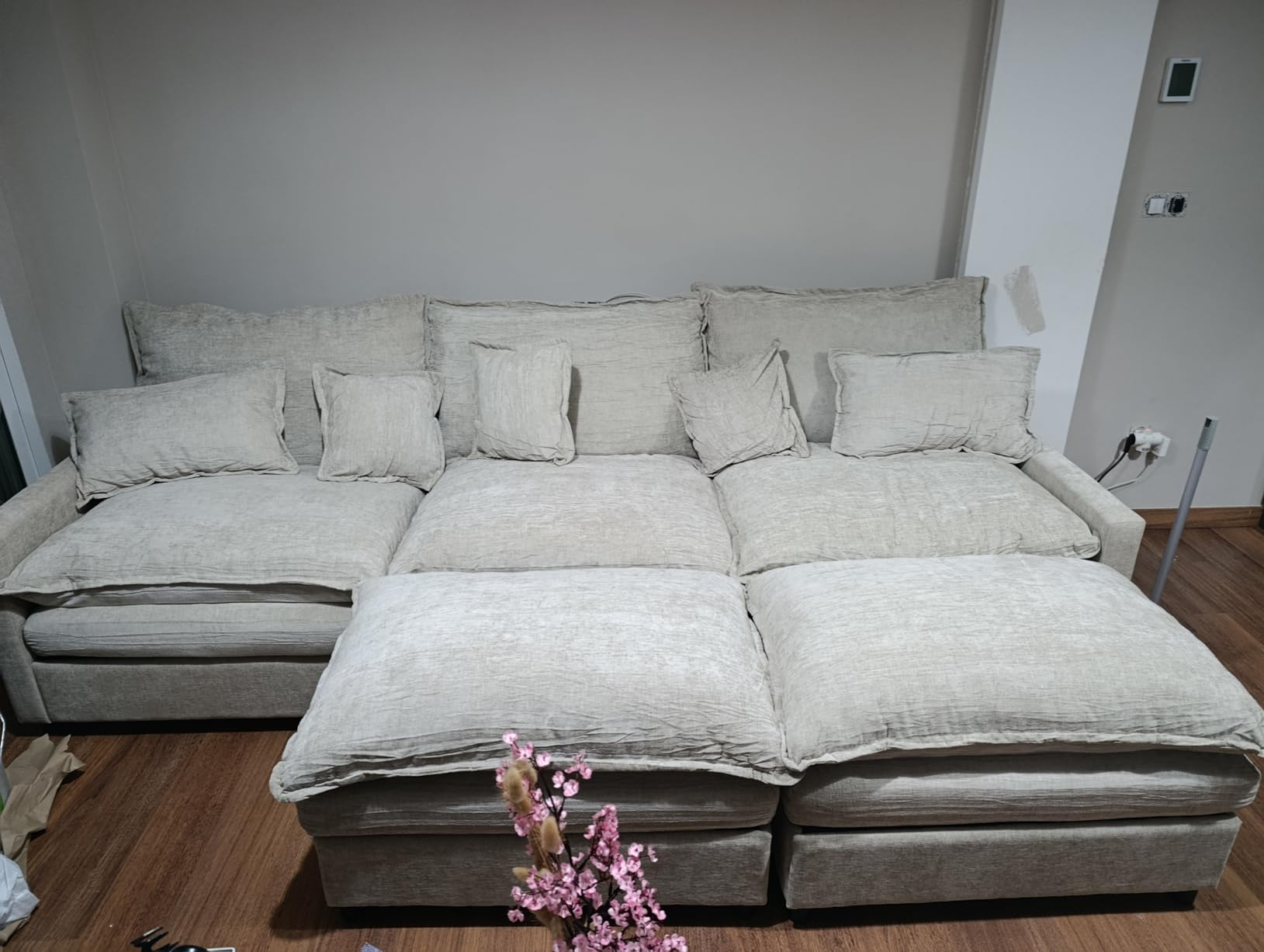 Customer photo of the sofa with cushions arranged